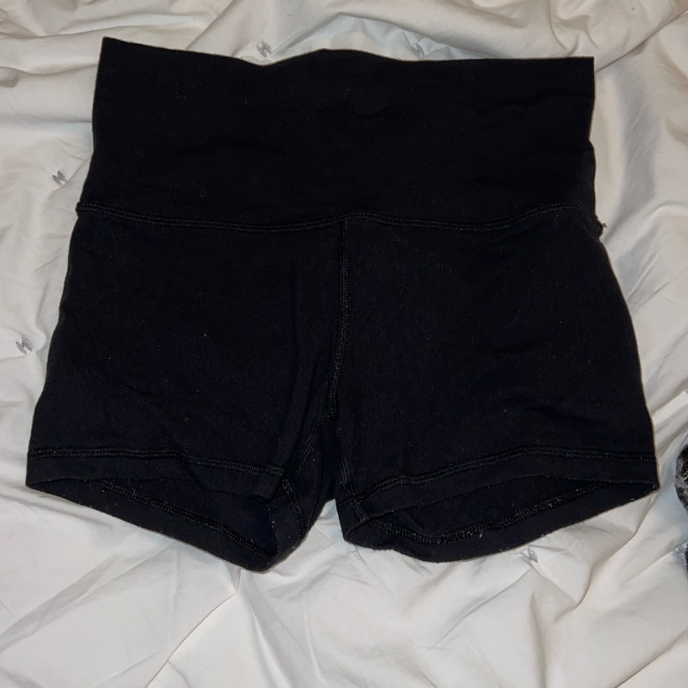 BLACK IVIVVA SHORTS